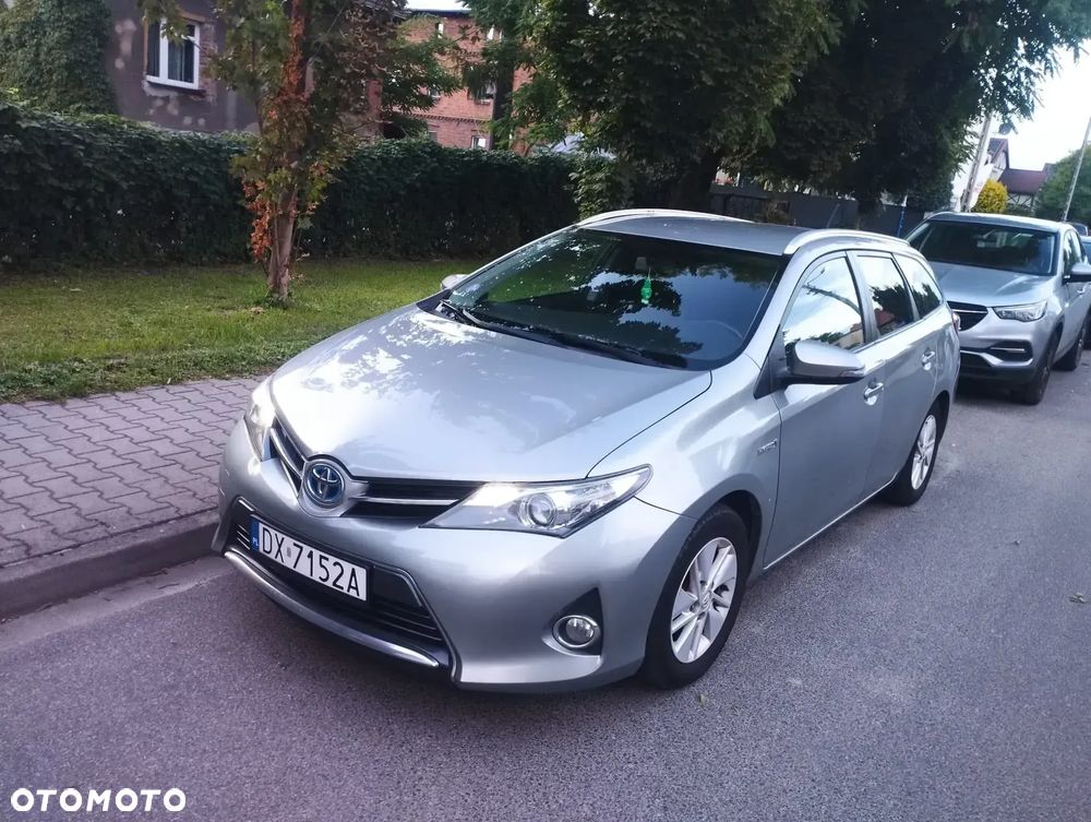 Toyota Auris 1.8 HSD Luna - 1