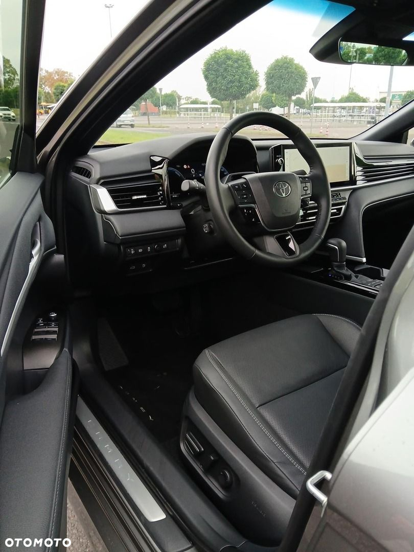 Toyota Camry - 22