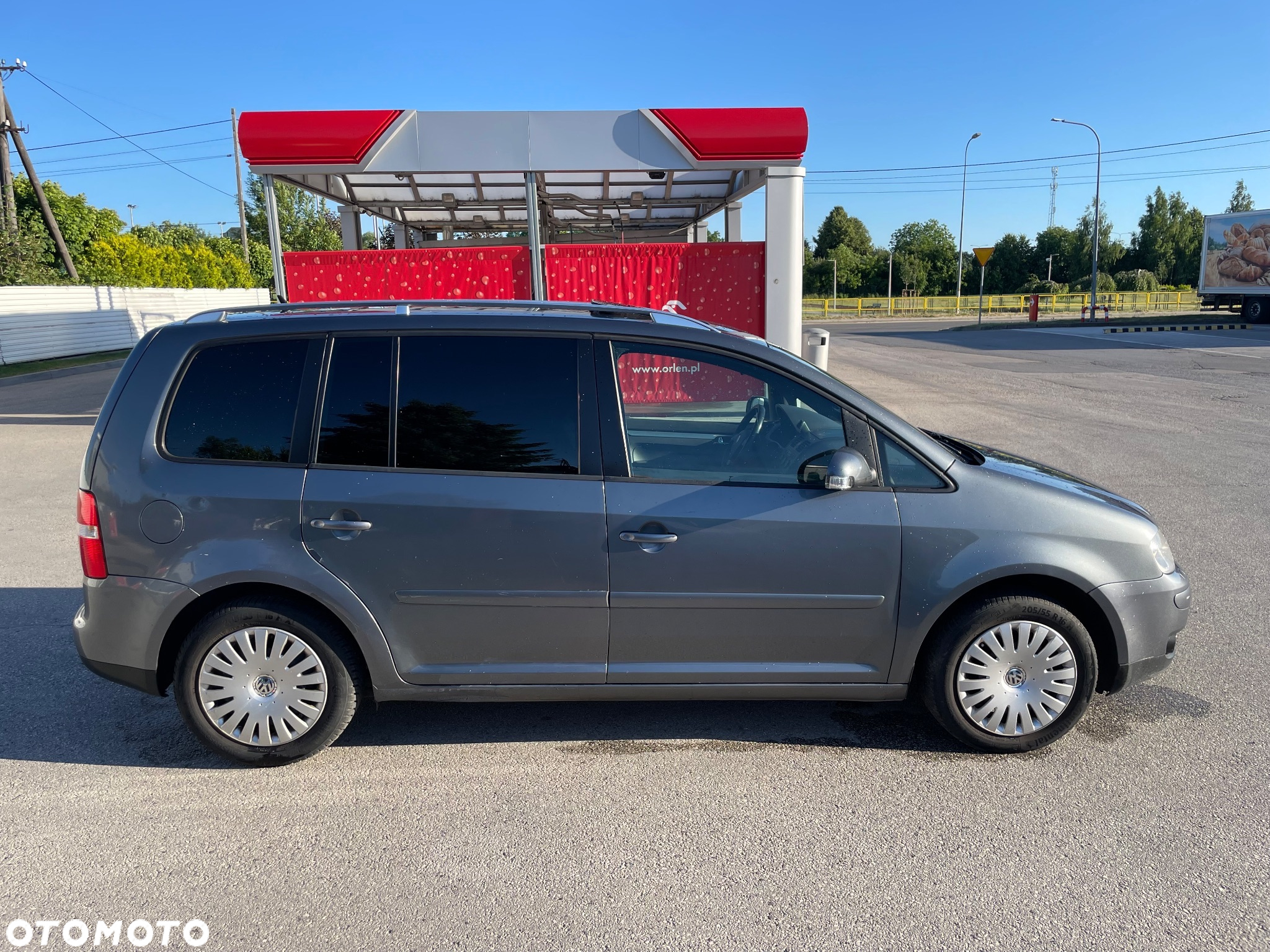 Volkswagen Touran 1.9 TDI DPF DSG Highline - 14