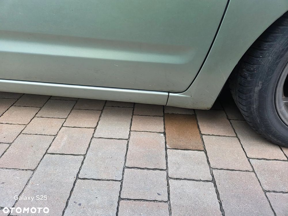 Toyota Prius - 13