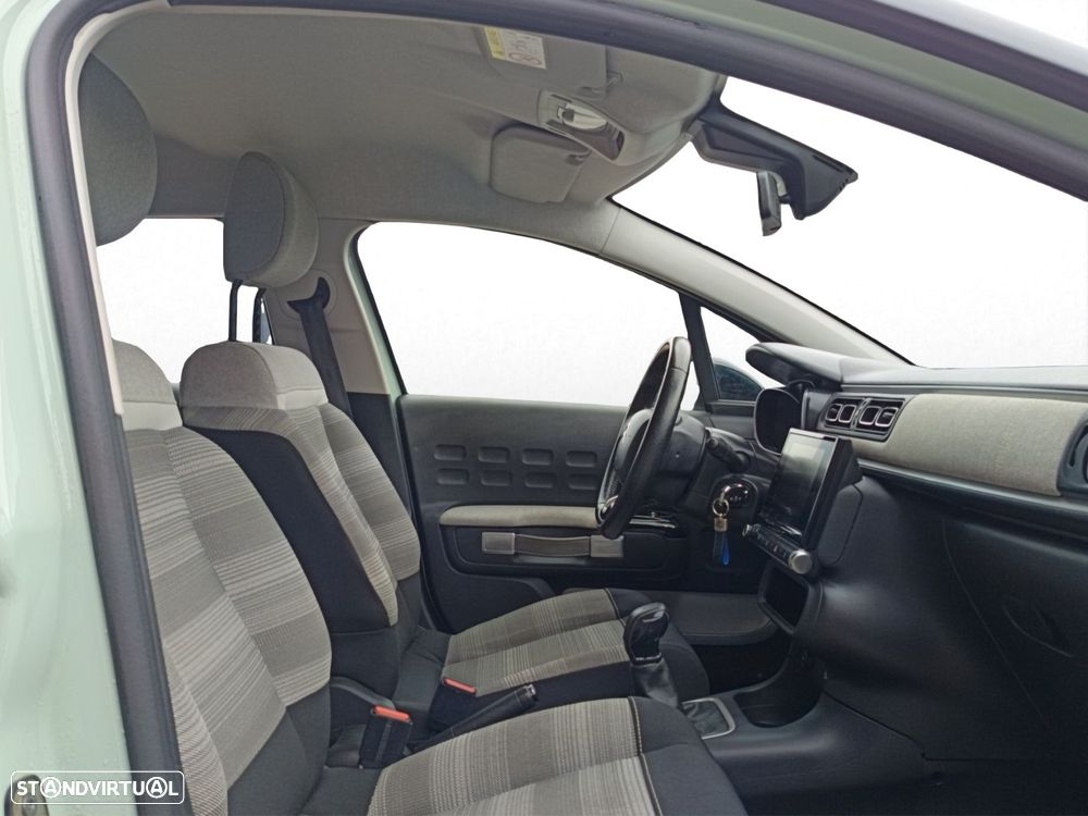 Citroën C3 1.2 PureTech Shine - 25