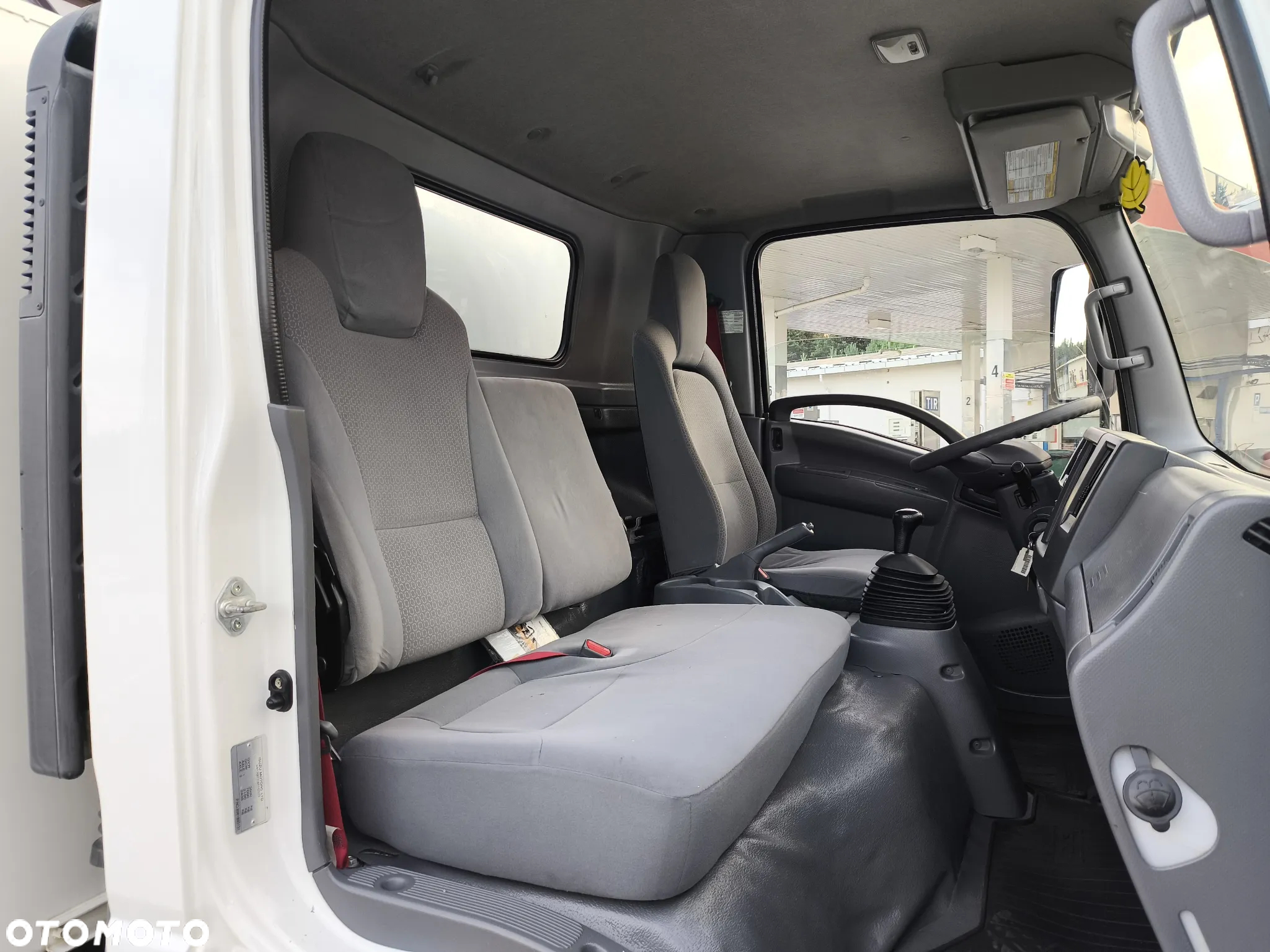 Isuzu N35 - 29