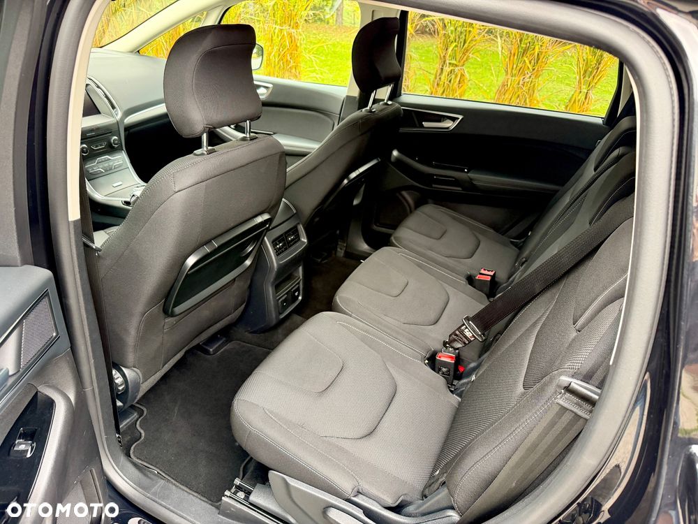 Ford S-Max - 36