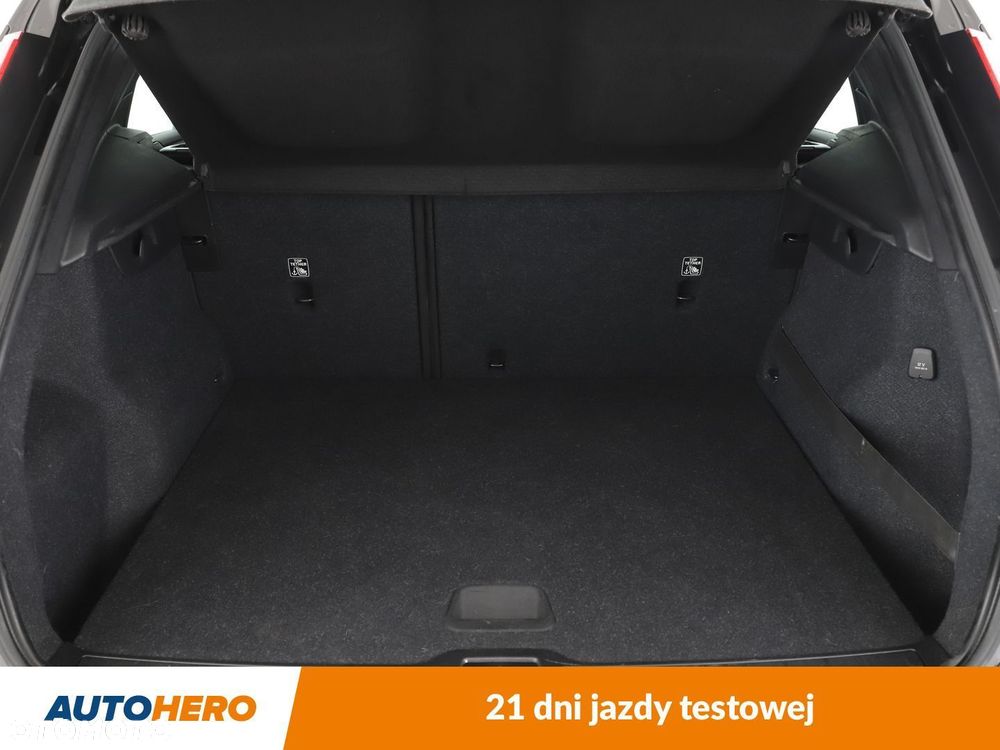 Volvo XC 40 T2 Core - 17