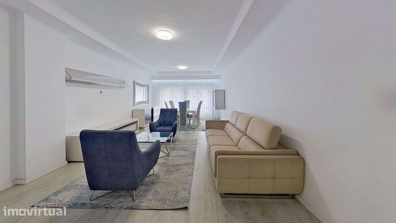 T3 com 2 casas de banho em Massamá Norte. Entrada imediata. - Grande imagem: 3/25