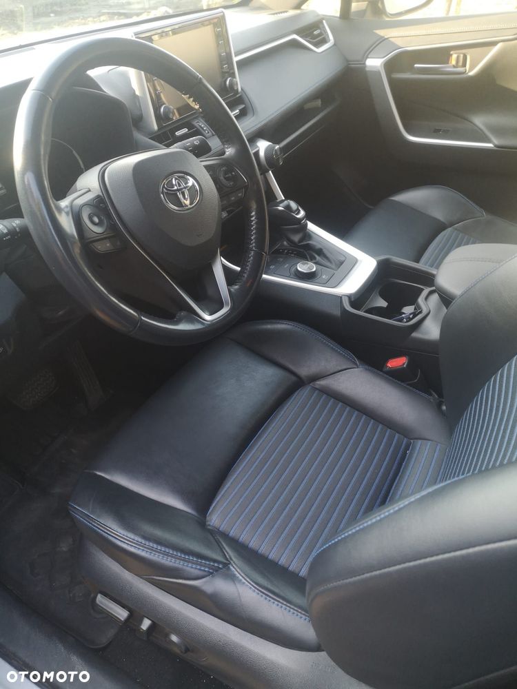Toyota RAV4 - 7