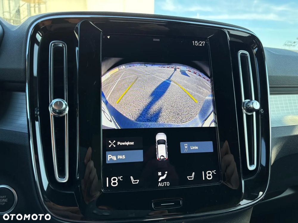 Volvo XC 40 T2 Plus Dark - 25