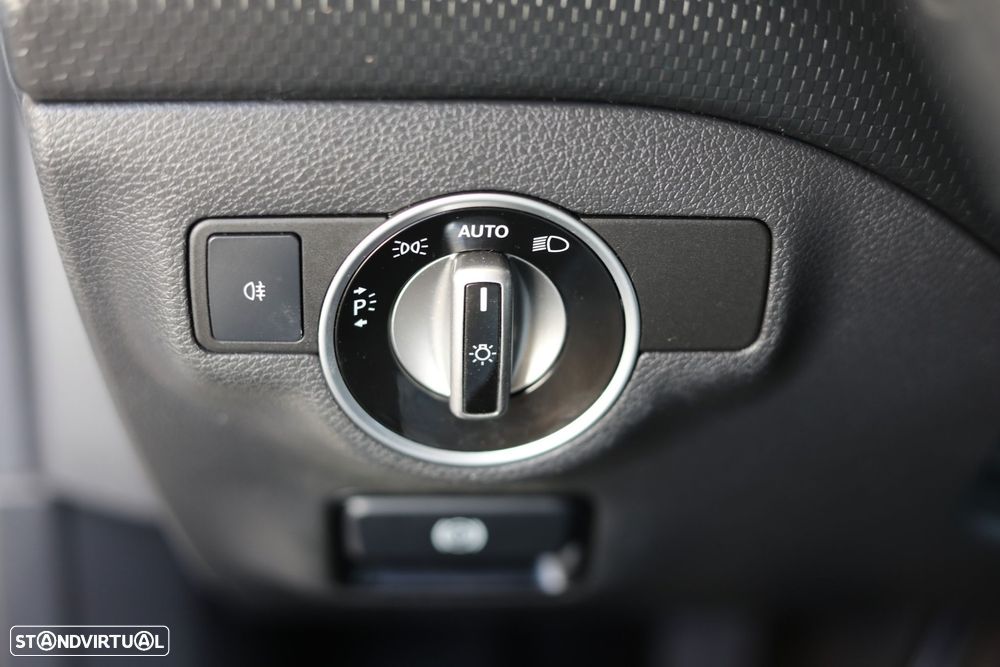 Mercedes-Benz A 180 d Urban - 16