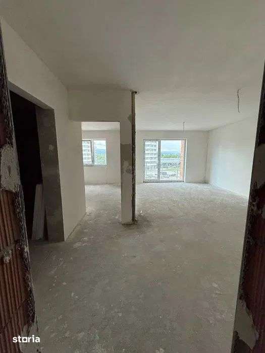 Apartament cu 2 camere, balcon, zona BMW — fotografia 3