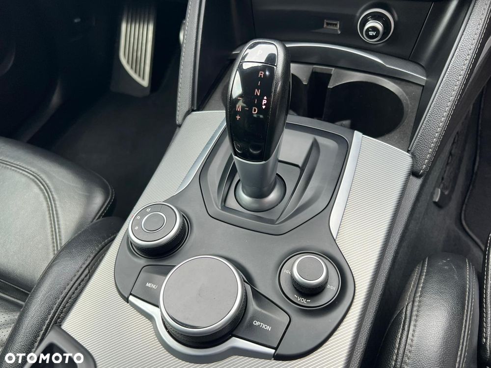 Alfa Romeo Stelvio 2.2 JTDM Executive Q4 - 17