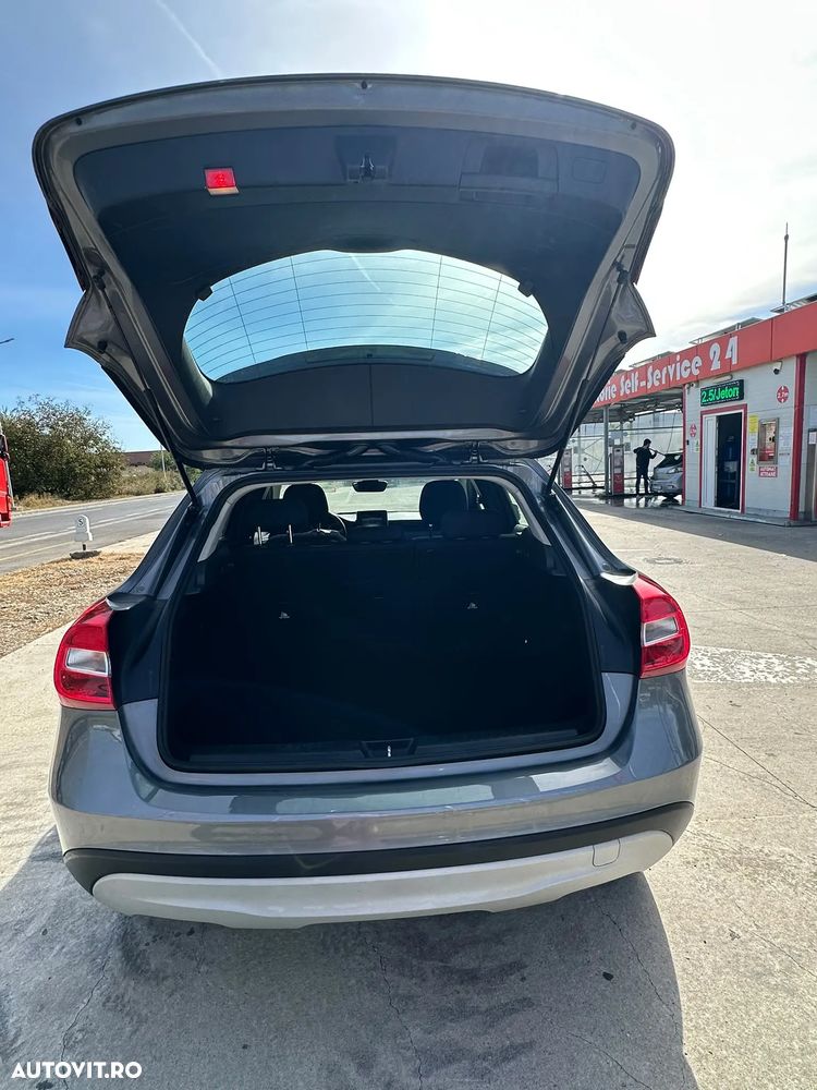 Mercedes-Benz GLA 180 d - 26