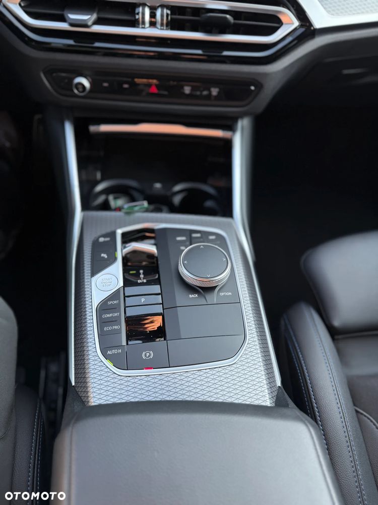 BMW Seria 3 320d xDrive M Sport sport - 39