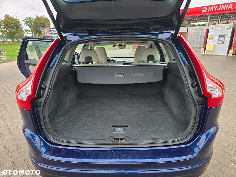Volvo XC 60 D4 Drive-E Ocean Race - 14