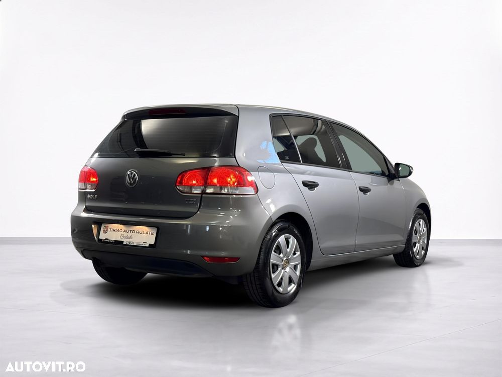 Volkswagen Golf - 6
