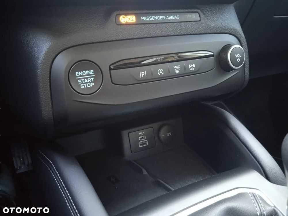 Ford Focus 1.0 EcoBoost Titanium X - 27