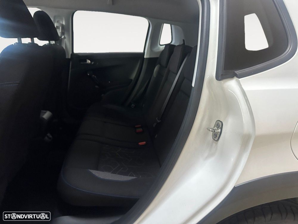 Peugeot 2008 1.5 BlueHDi Signature - 13