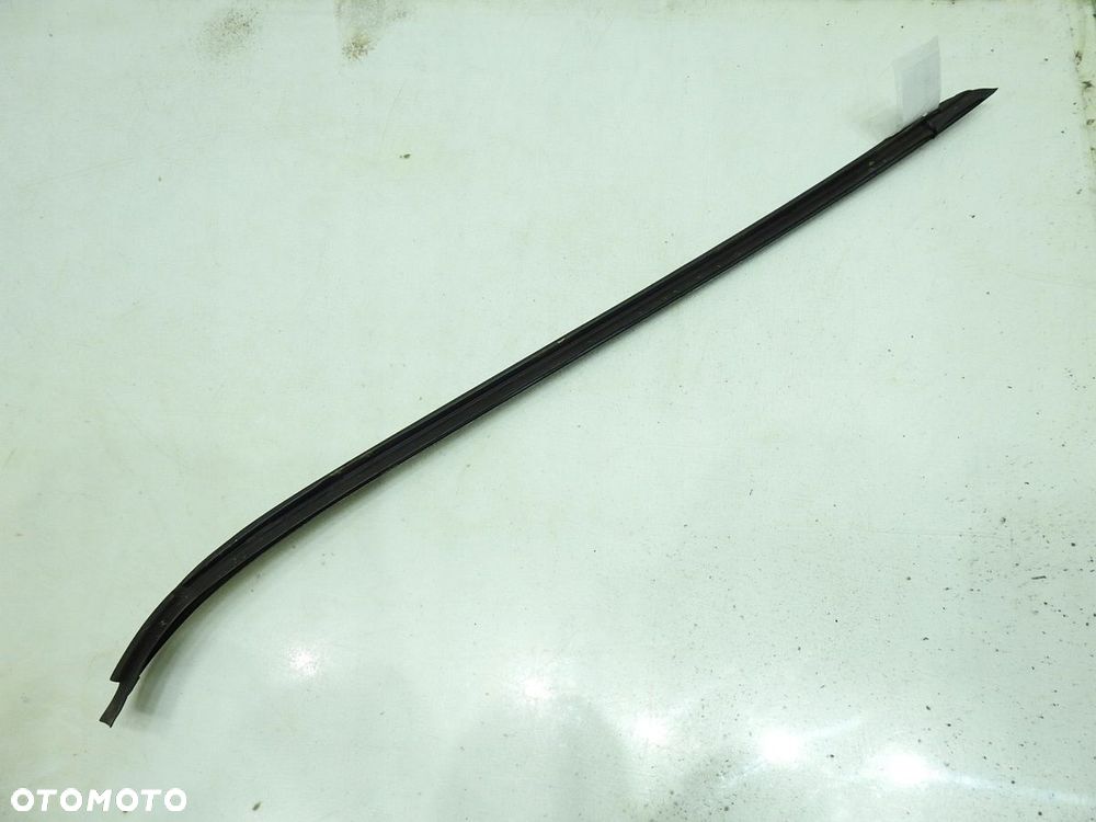 LISTWA SZYBY CZOŁOWEJ LEWA BMW 3 E90 - 3