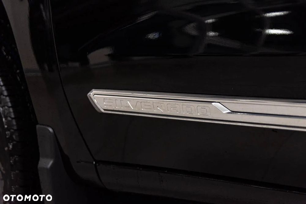 Chevrolet Silverado - 11