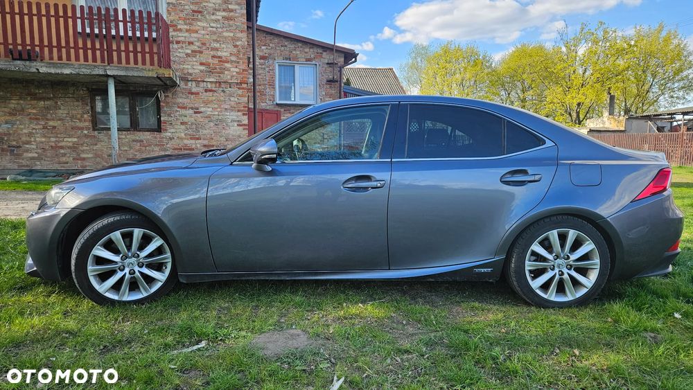 Lexus IS 300h Elegance - 4