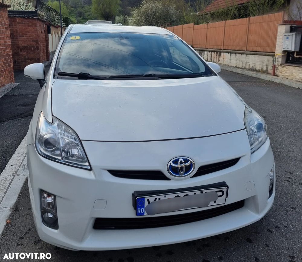 Toyota Prius (Hybrid) - 2