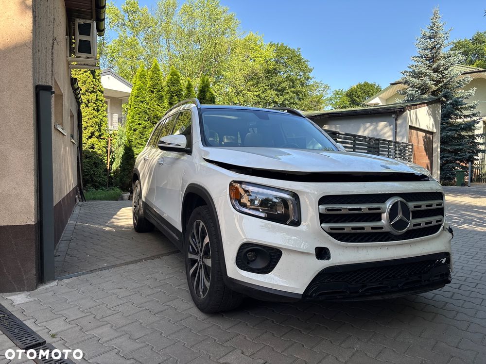 Mercedes-Benz GLB 250 4Matic 8G-DCT Special Edition - 11