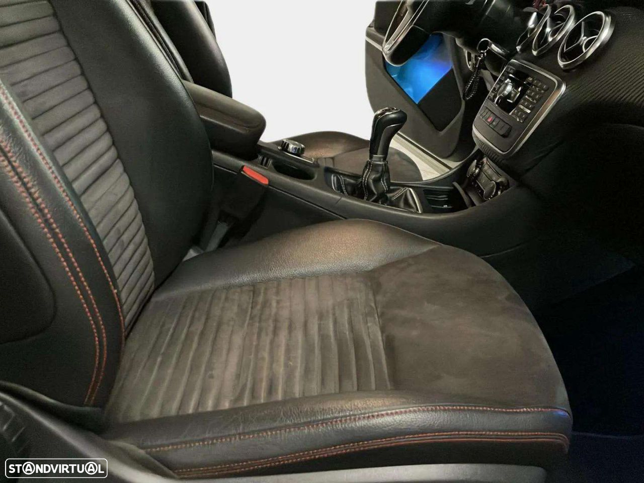 Mercedes-Benz A 180 CDi BE AMG Line - 11