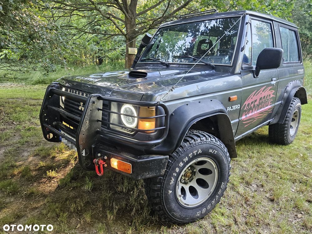 Mitsubishi Pajero - 2