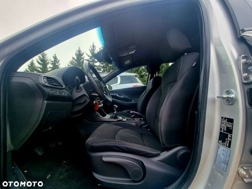 Hyundai i30 1.6 D GO - 9