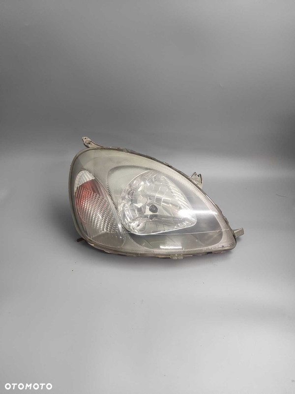 TOYOTA YARIS I, Lampa przednia prawa, Oryginał !