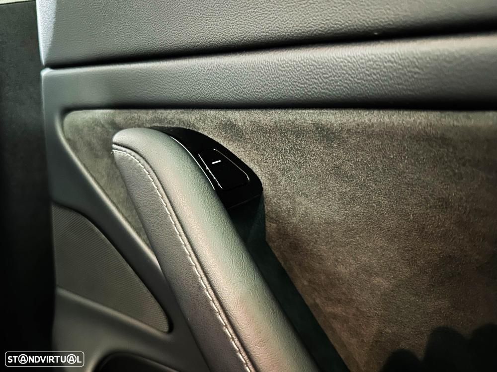 Tesla Model 3 Long-Range Dual Motor AWD - 30
