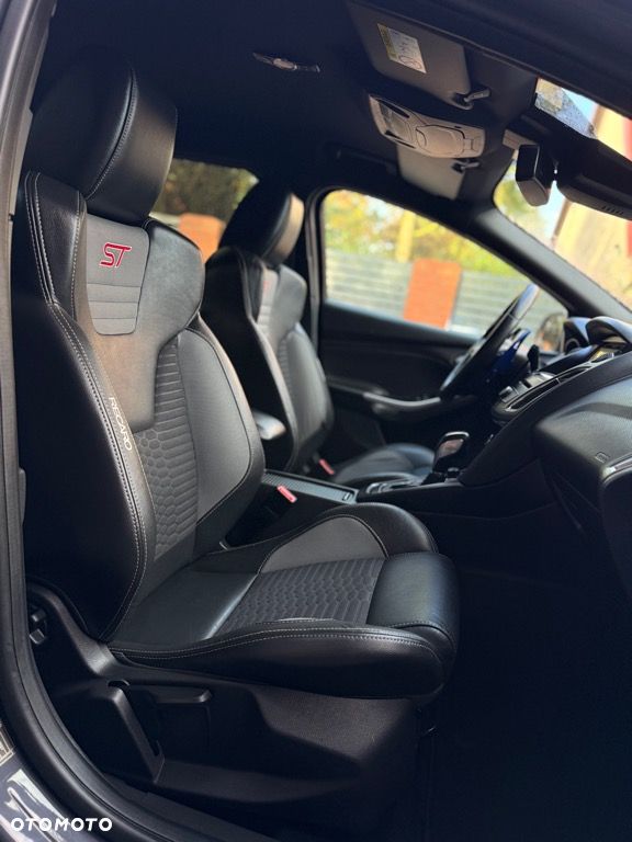 Ford Focus 2.0 TDCi ST mit Leder-Sport-Paket - 34