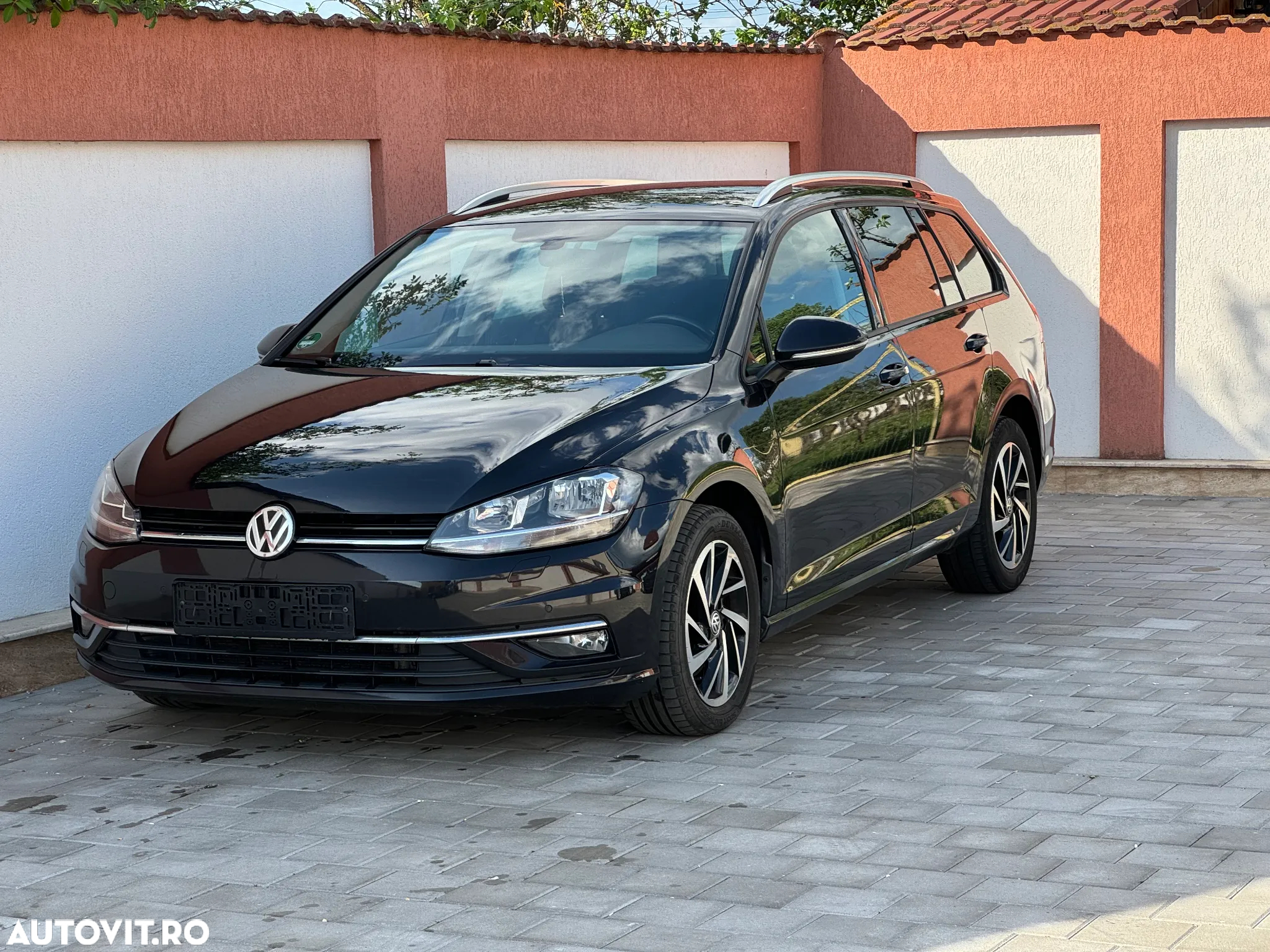 Volkswagen Golf 1.6 TDI SCR DSG Join - 23