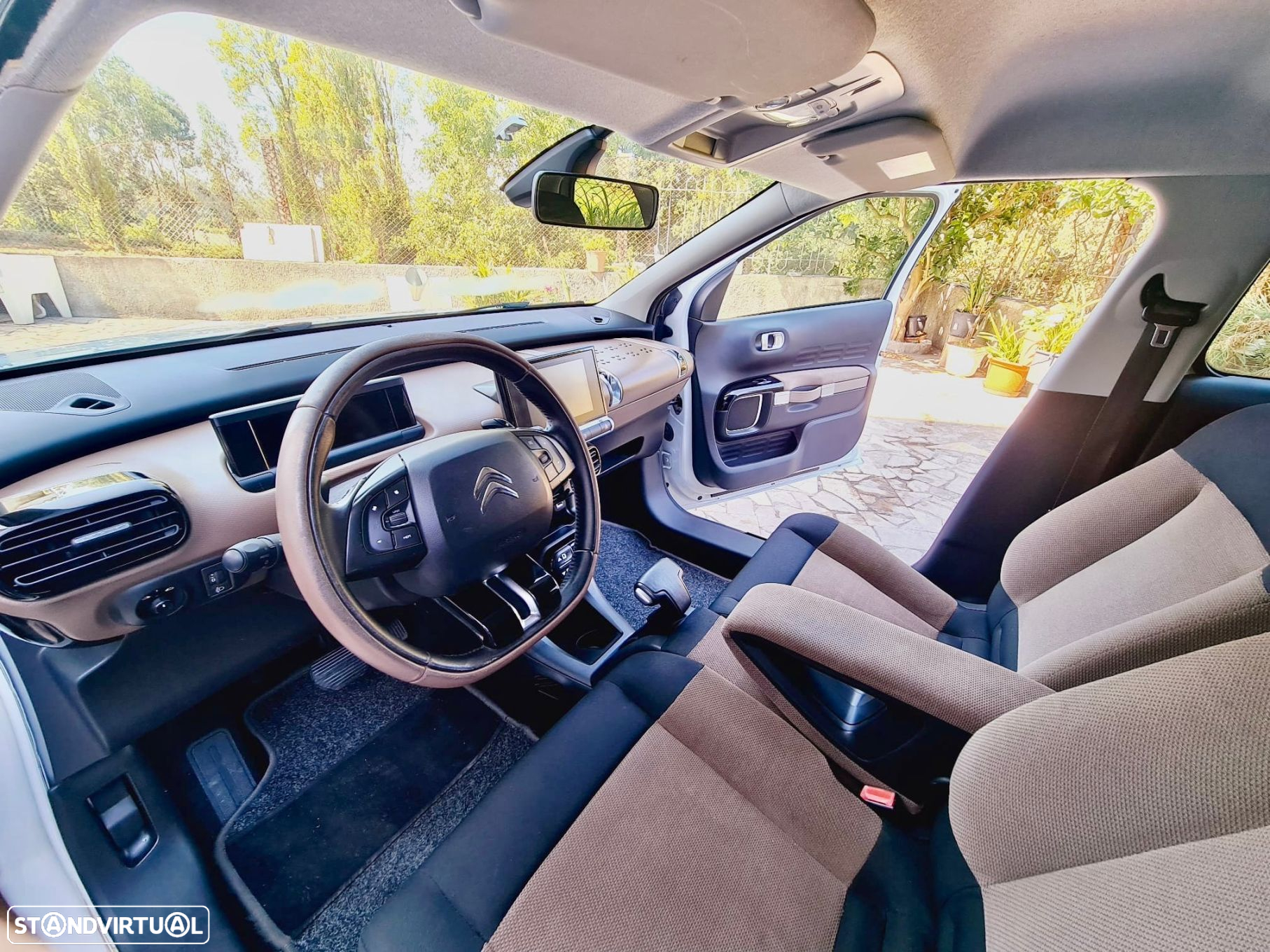 Citroën C4 Cactus 1.2 PureTech Shine Ed.Moonlight - 27