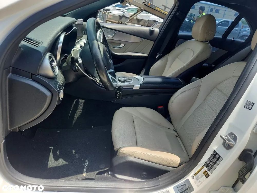Mercedes-Benz Klasa C 300 4Matic 9G-TRONIC AMG Line - 8