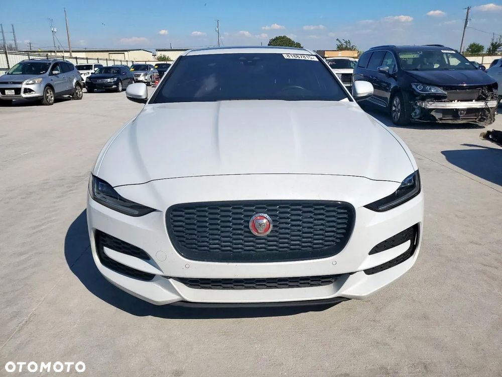 Jaguar XE 2.0 P250 R-Dynamic S - 6