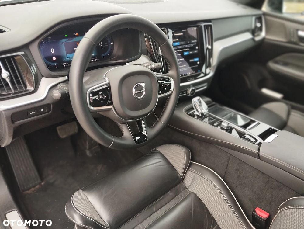 Volvo S60 T8 Recharge AWD Plus Dark - 35