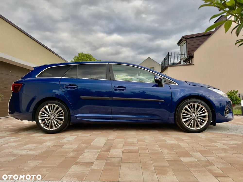 Toyota Avensis 1.8 Premium - 10