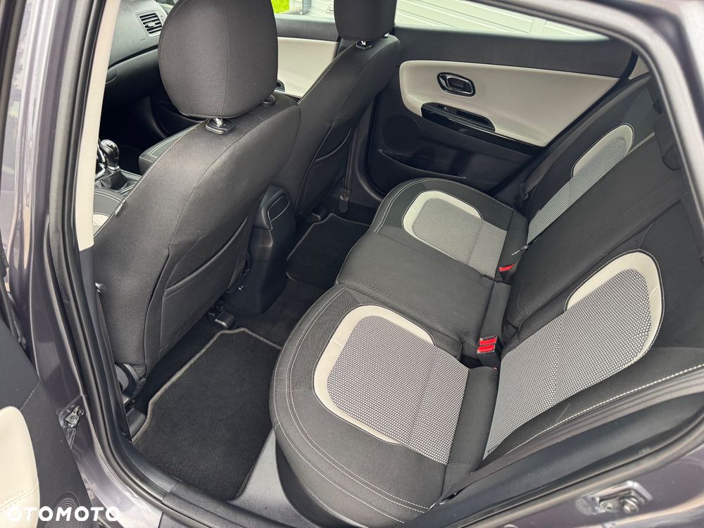Kia Ceed 1.6 GDI ISG Dream-Team Edition - 22