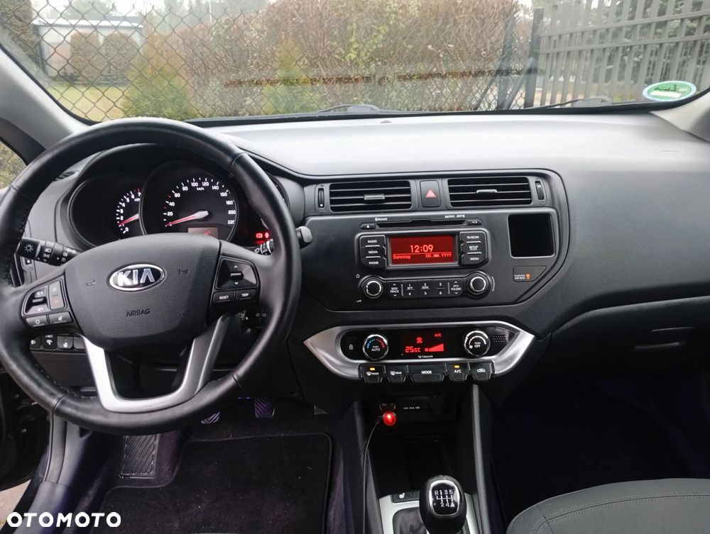 Kia Rio 1.4 Fifa World Cup Edition - 21