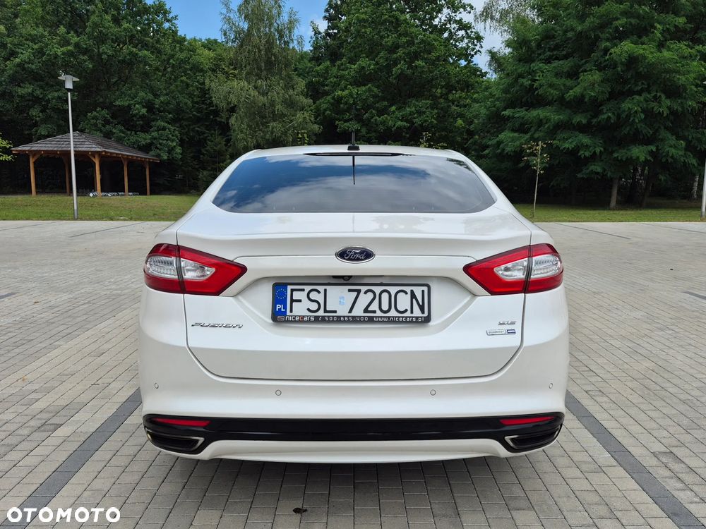 Ford Fusion - 36
