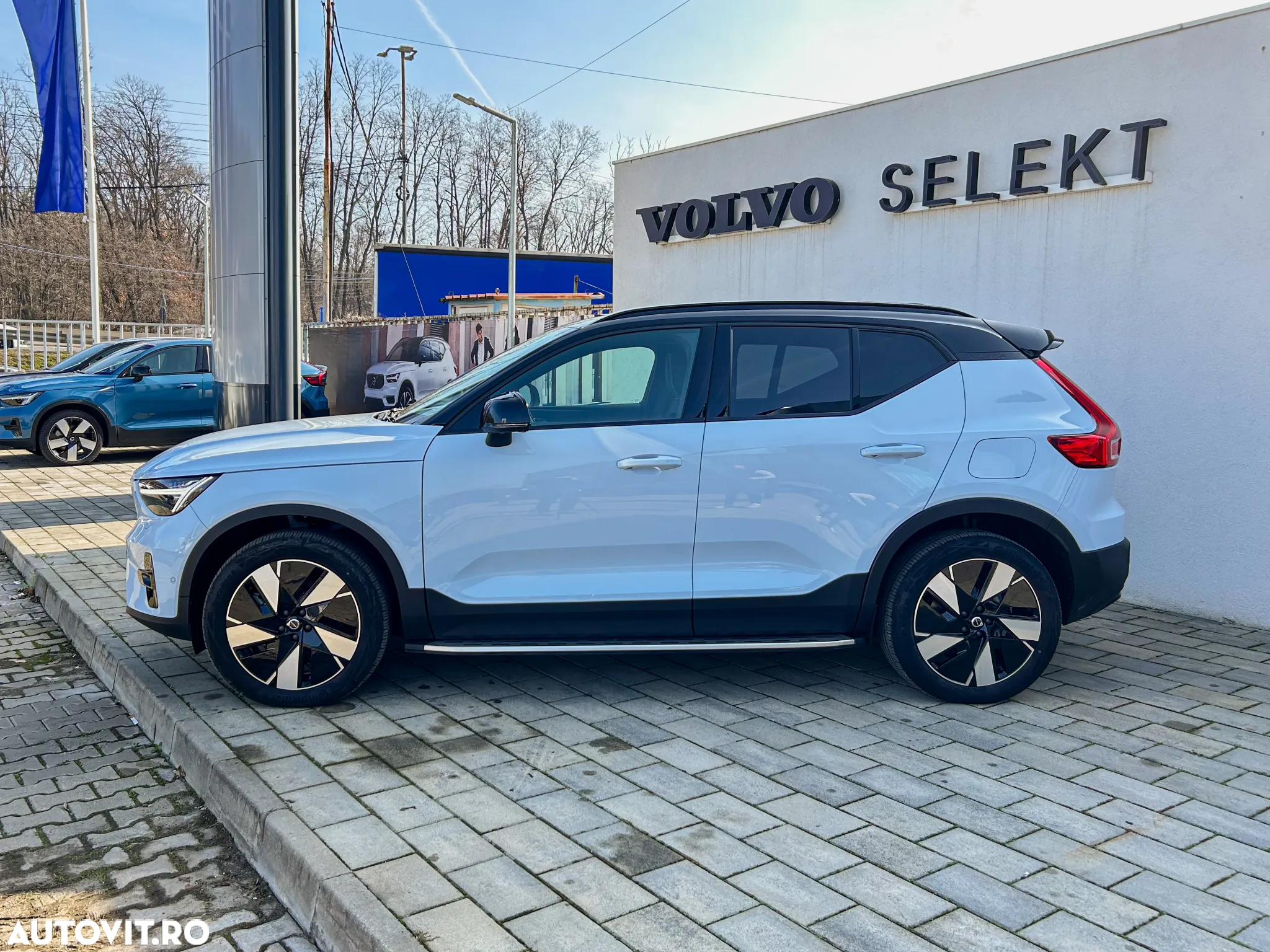 Volvo XC 40 Recharge Twin Motor AWD Ultimate - 3