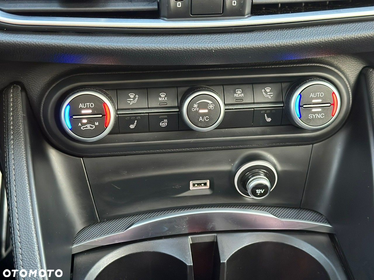 Alfa Romeo Stelvio 2.0 Turbo 16V AT8-Q4 Super - 32