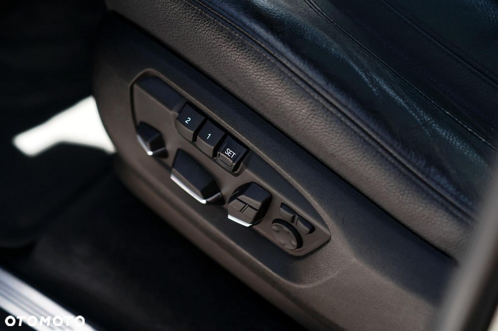 BMW X6 xDrive50i - 25