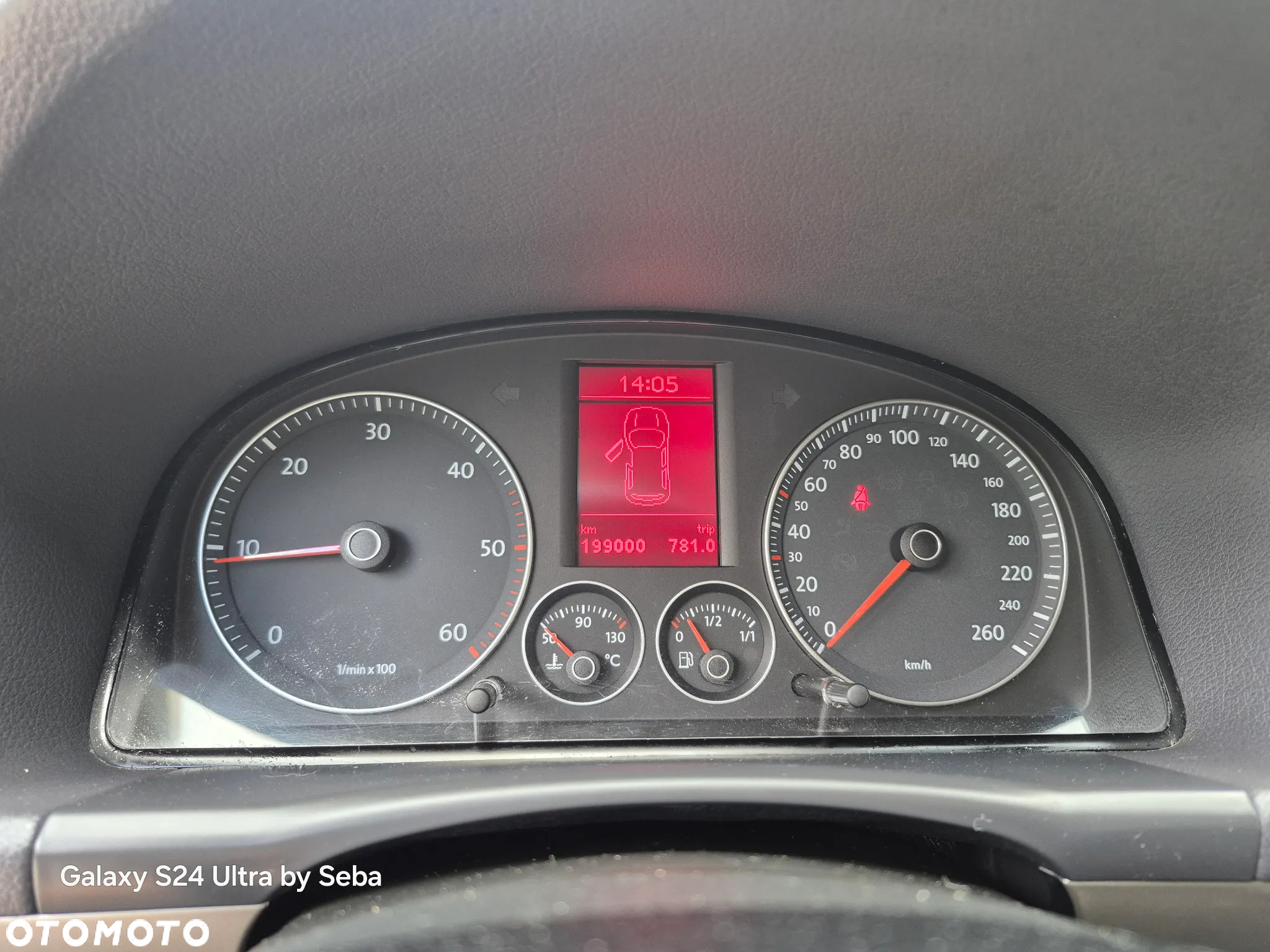 Volkswagen Touran 2.0 TDI Highline - 13