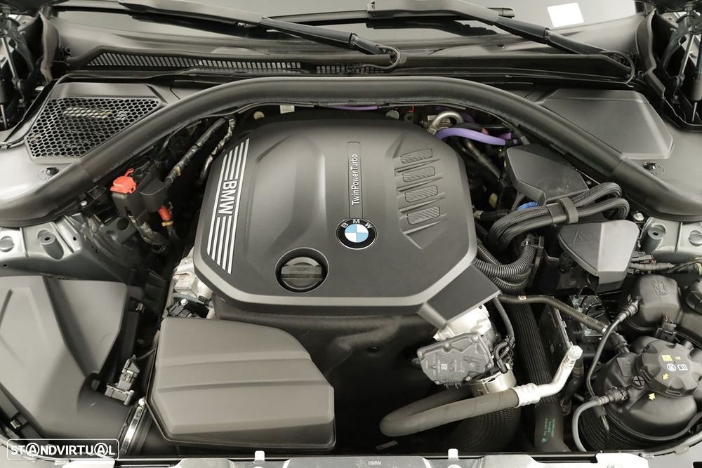 BMW 320 d Touring Pack Desportivo M Auto - 25