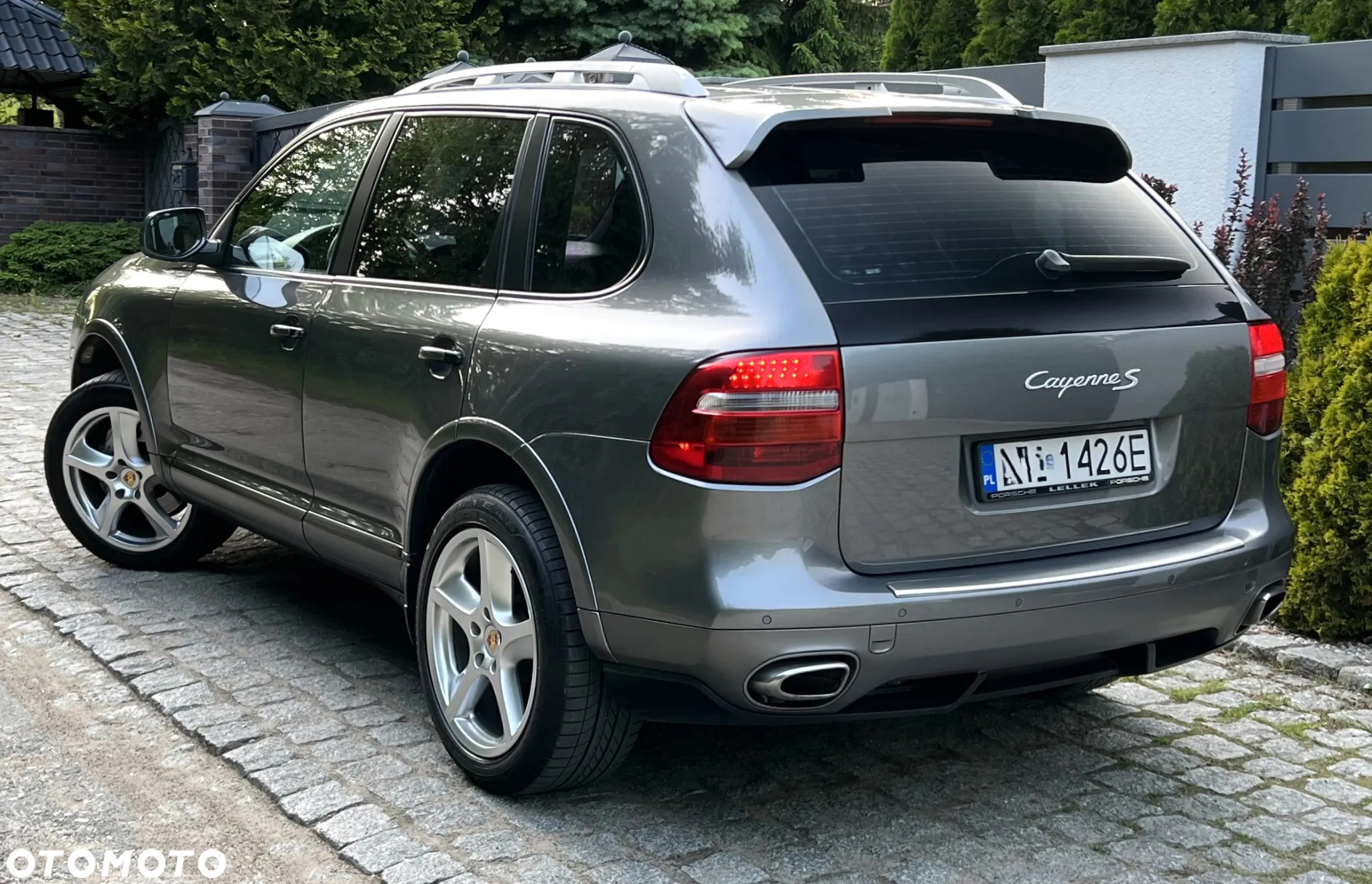 Porsche Cayenne - 2