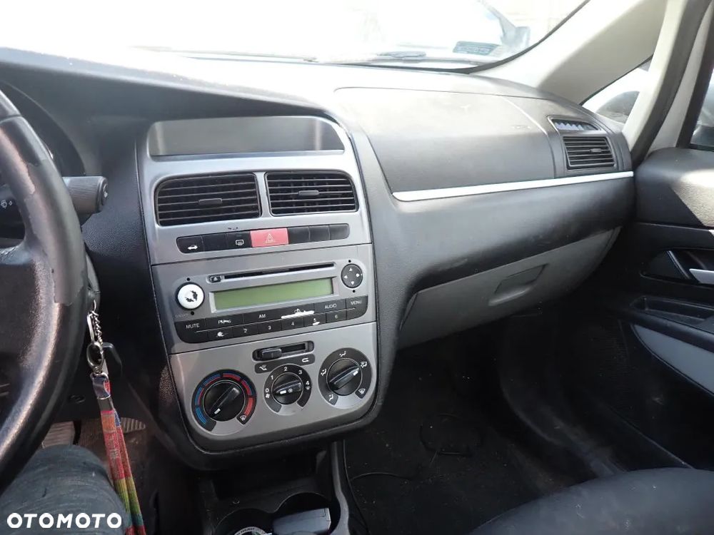 CZĘŚCI - 	Fiat Linea 1,4 8V 77KM 350A1000 SEDAN LAKIER 609/A 2009r. INDEX - 9364 - 9