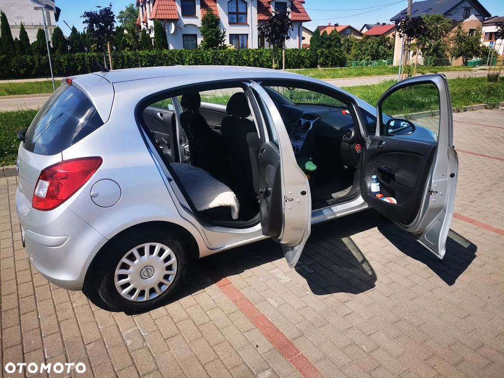 Opel Corsa 1.2 16V Cosmo - 9