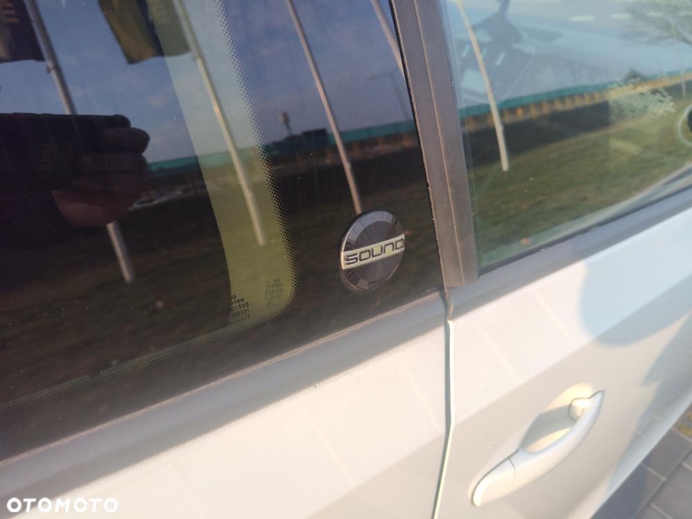 Volkswagen up! sound - 29