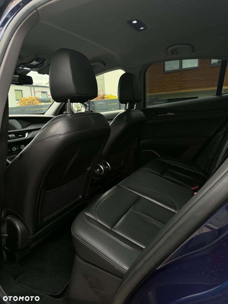 Alfa Romeo Stelvio - 15